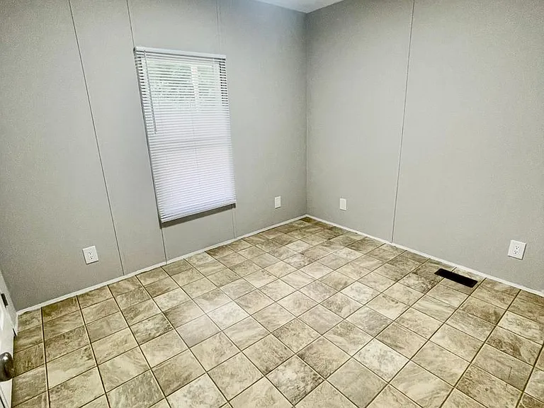 1838 Prairie Ct — Photo 13