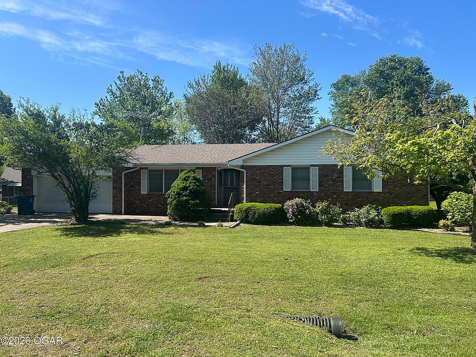 1st image of 1903 Briarwood Ln