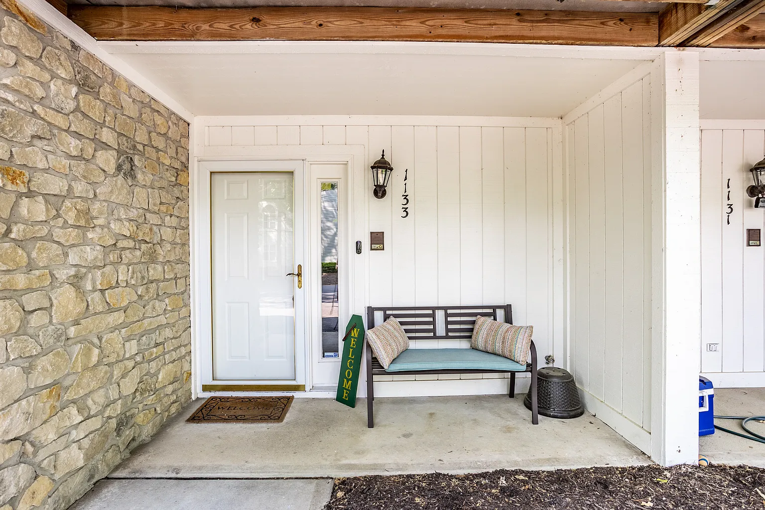 1133 Island Woods Dr photo 1