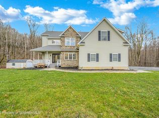 125 Constitution Dr, Moscow, PA 18444