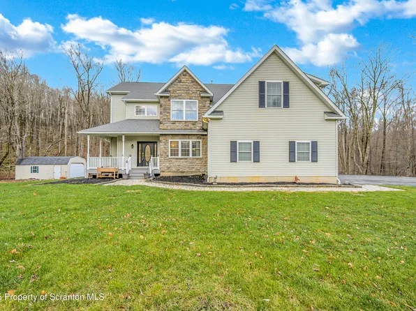 125 Constitution Dr, Moscow, PA 18444