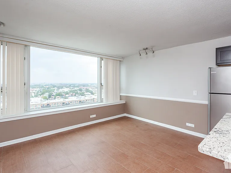 2728 N Hampden Ct #1604 — Photo 9