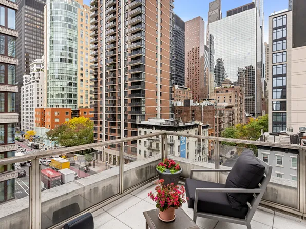 301 East 50th Street image 8 of 18