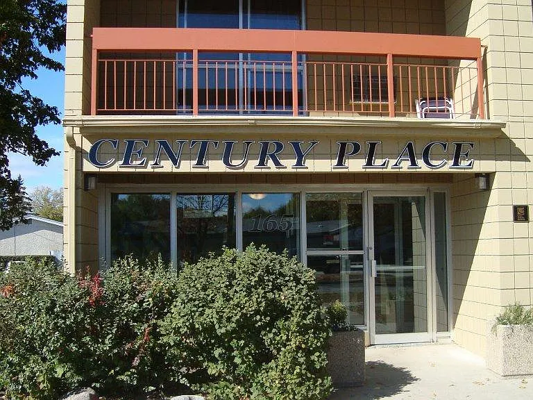165 Main St — Photo 3