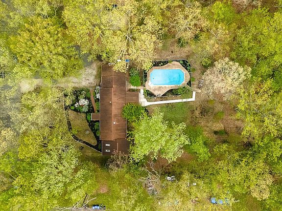 2nd image of 5 Elmwood Dr