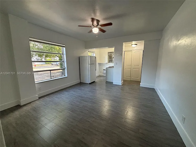 1843 Dewey St #102 — Photo 8