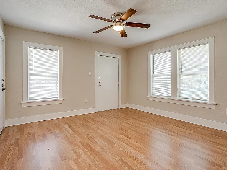 1016 E Arlington Ave #C — Photo 8