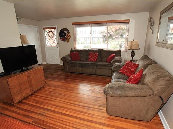 4th image of 1269 Waverly Dr