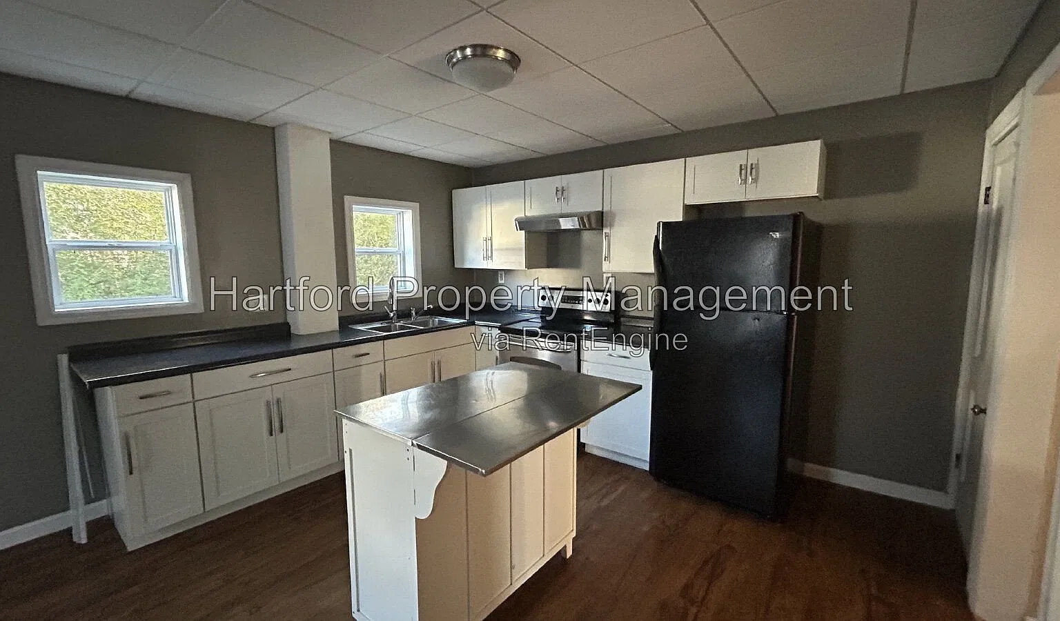 2 bed, 1.0 bath, $1,600 — Photo 2