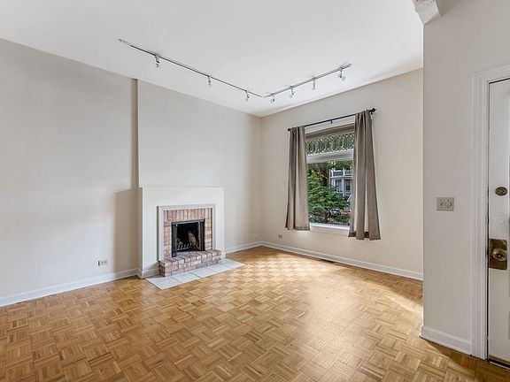 2nd image of 3419 N Greenview Ave #1