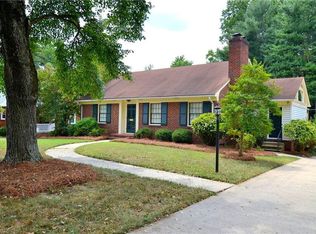 617 Country Club Dr, Burlington, NC 27215