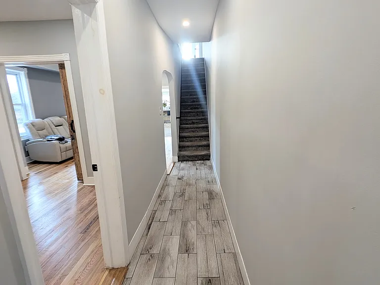 1744 Kings Hwy — Photo 4