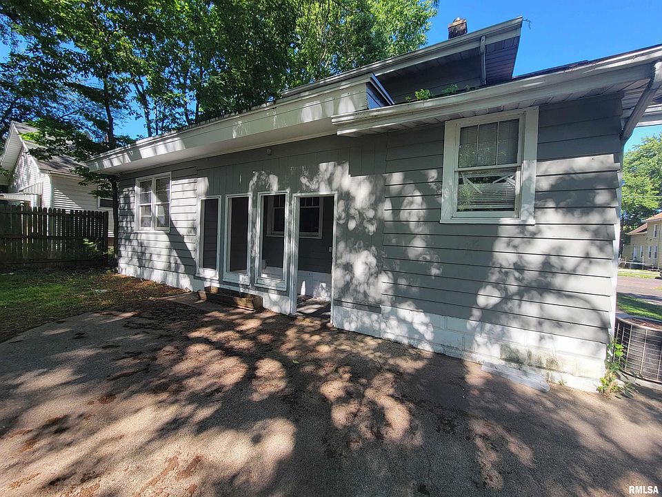2nd image of 1623 N Indiana Ave