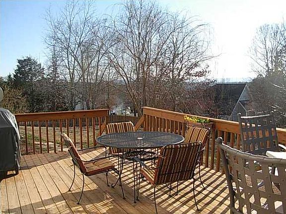 2nd image of 253 Debbie Ln