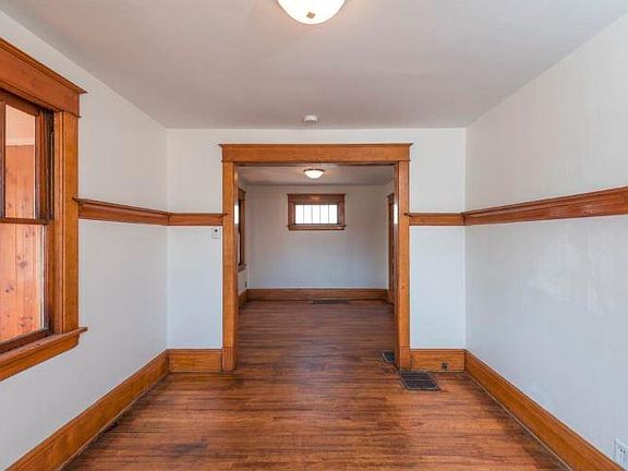 4th image of 333 Arlington Ave E