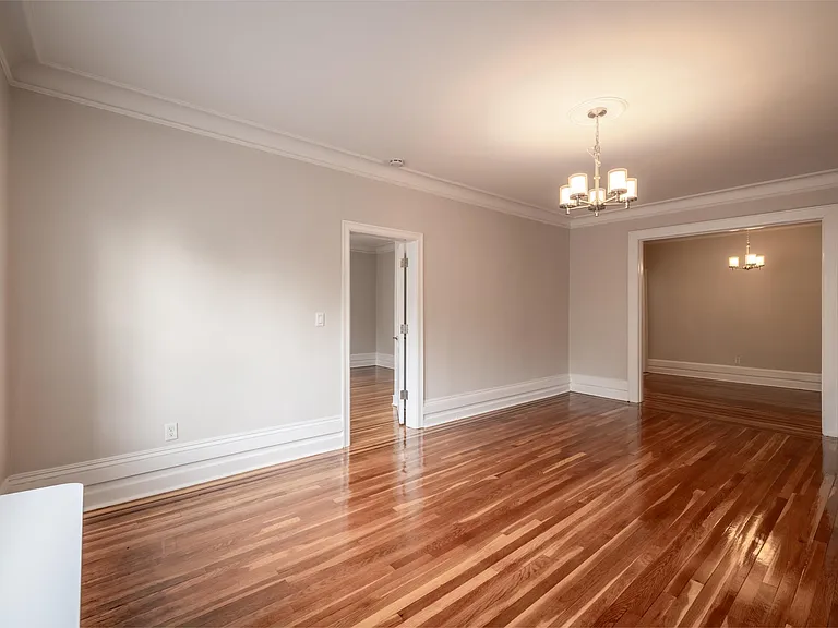 Worthington House Apartments — Photo 8