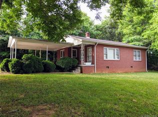1446 Clearview Dr, Morganton, NC 28655