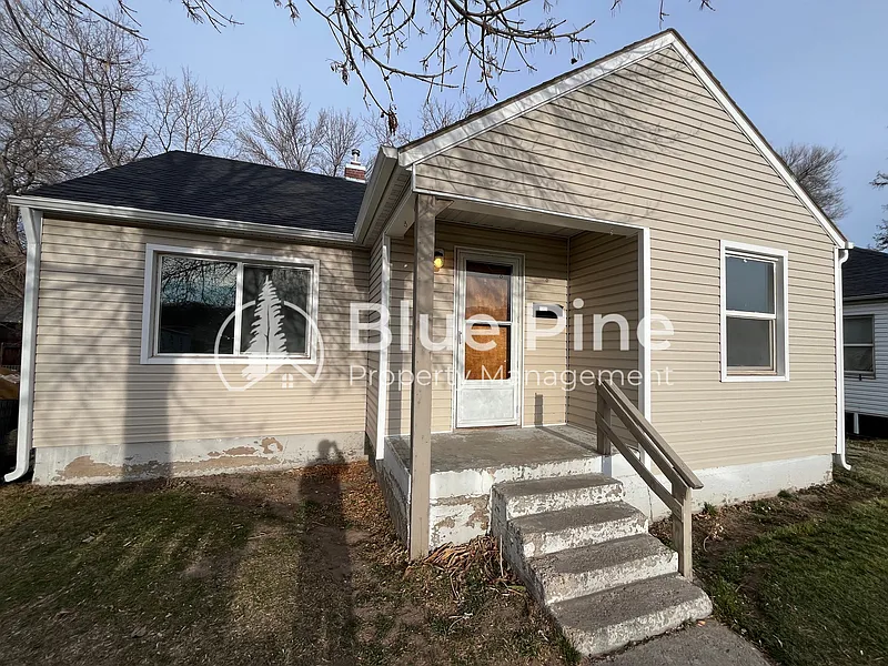1322 S 4th Ave
