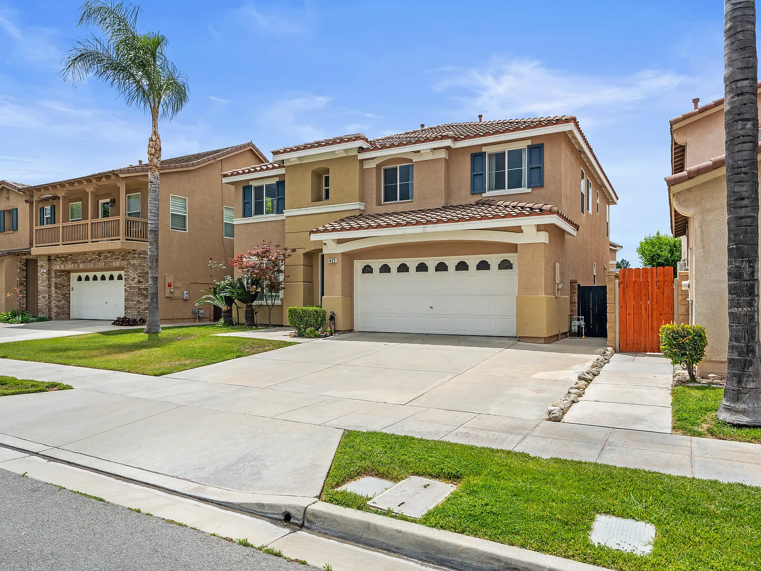 4 bed, 2.5 bath, 2828 sqft, $4,200 — Photo 3