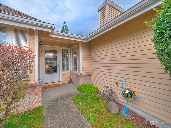 2nd image of 909 Bathke Avenue