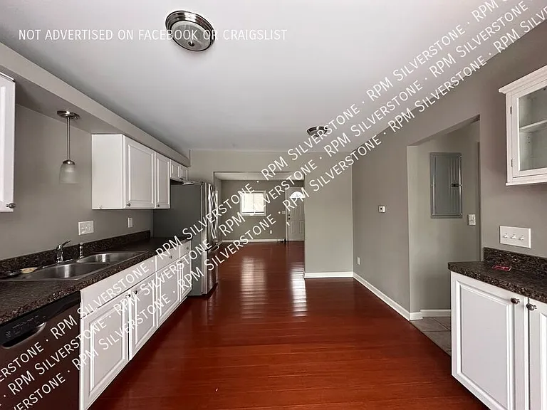 3113 Emmons Ave — Photo 4