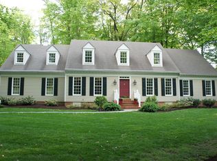 1039 Hunters Path, Lancaster, PA 17601