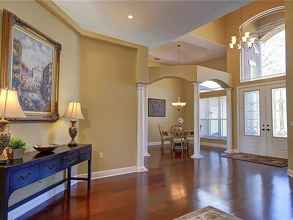 2nd image of 4312 Cove Dr