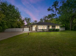 30W032 Batavia Rd, Warrenville, IL 60555