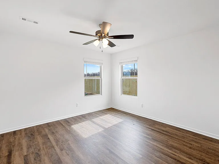 1105 SW 3rd Ave — Photo 31