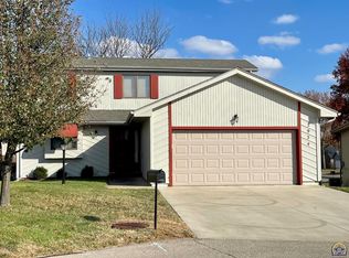 2934 SW Woodstock Ln, Topeka, KS 66614