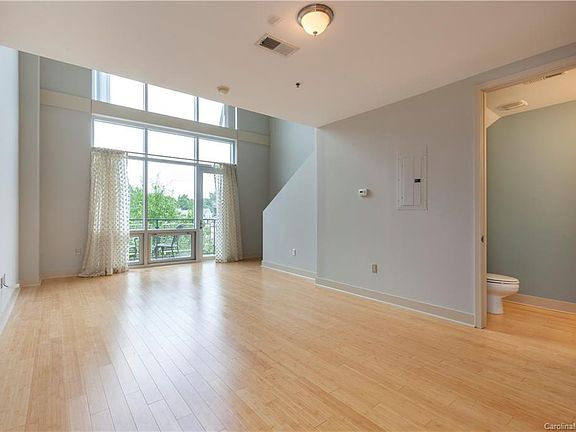 5th image of 1133 Metropolitan Ave Unit 304