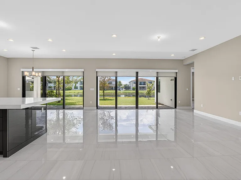17089 Rainbow Falls Trl — Photo 31
