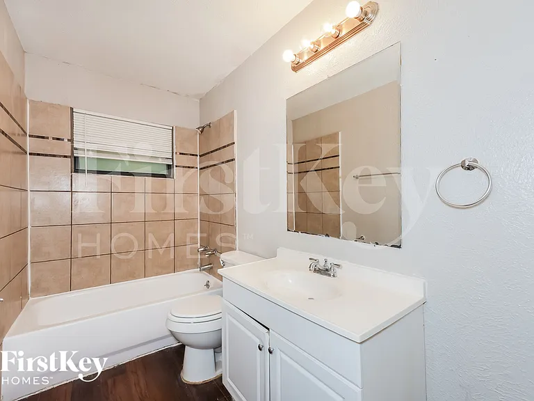 1504 Valley View St — Photo 16