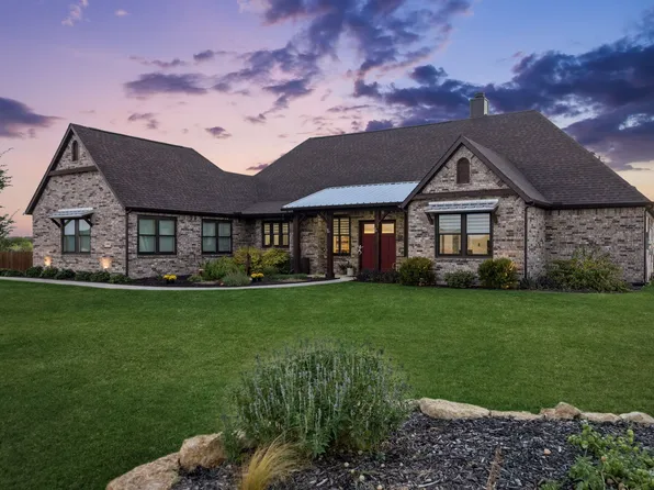 5008 Crown Ct, Sanger, TX 76266