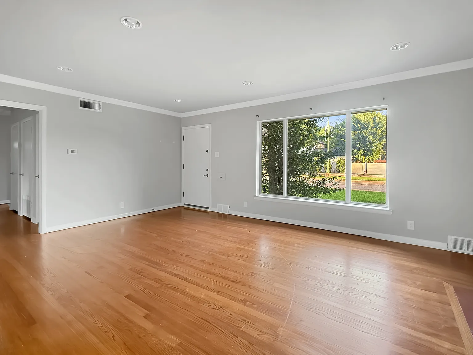 3 bed, 1504 sqft, $3,100 — Photo 3