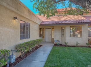 19045 Elm Dr, Apple Valley, CA 92308