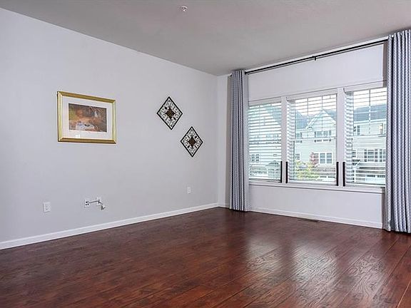 2nd image of 3107 Raintree Dr