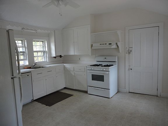 4th image of 4 Dayton St #2