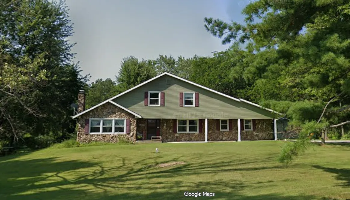 3 bed, 2.5 bath, 2240 sqft, $2,200 — Photo 1