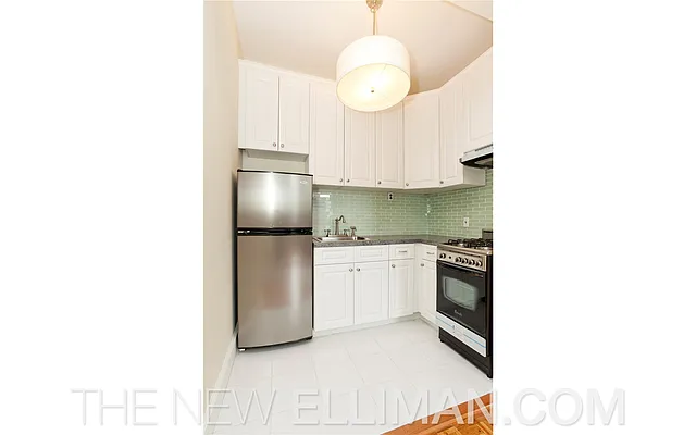 Rented by Douglas Elliman | media 16