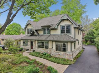 512 Oak St, Libertyville, IL 60048