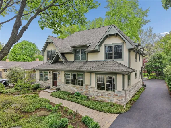 512 Oak St, Libertyville, IL 60048