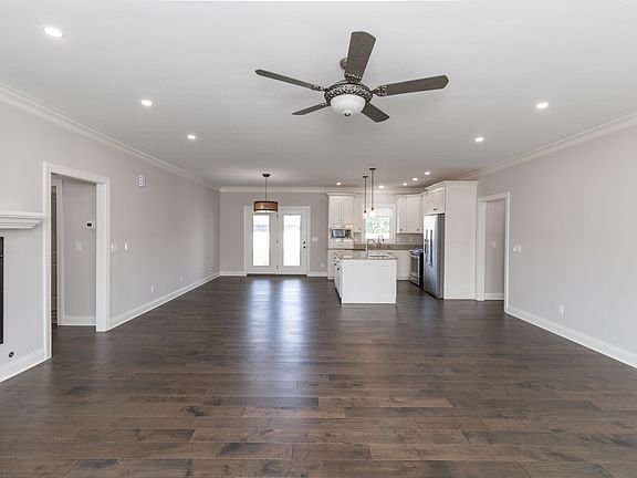 5th image of 1686 Devonshire Dr