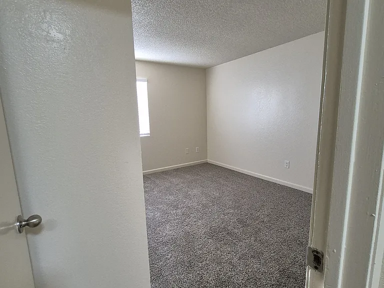 Foxworth Apartments — Photo 51