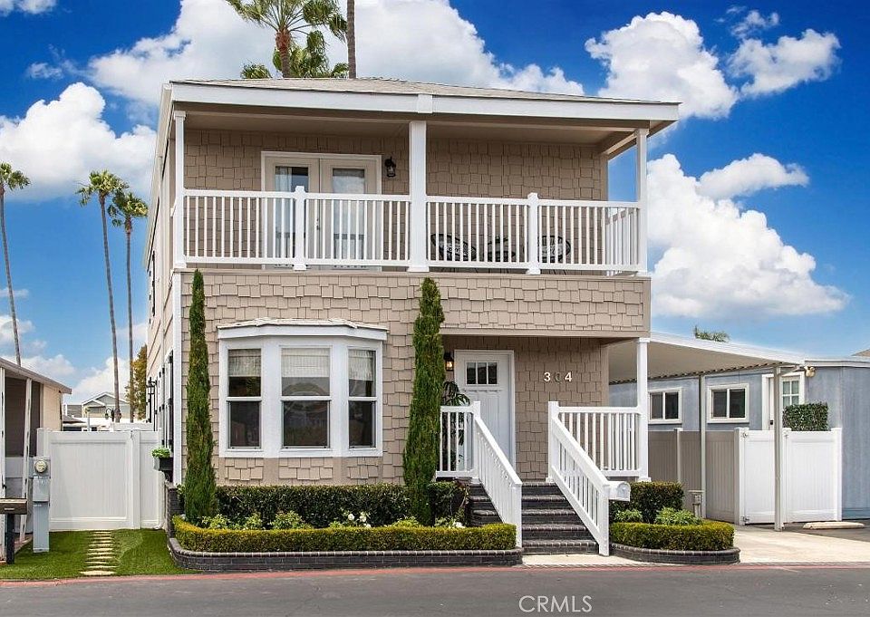 1st image of 304 Lexington Cir