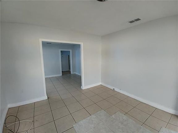 5th image of 2217 Saint Anthony St