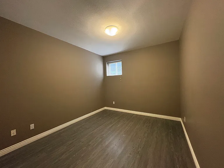 508 Duthie Ave — Photo 2