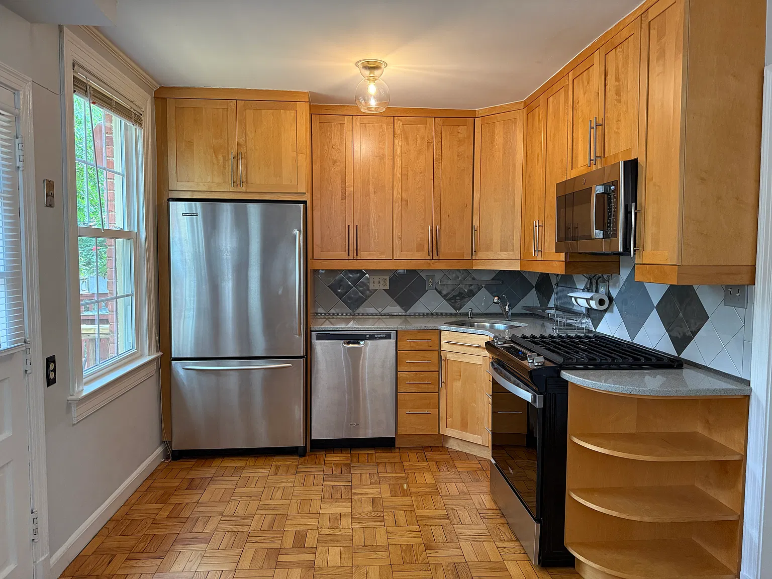 2 bed, 994 sqft, $2,985 — Photo 4