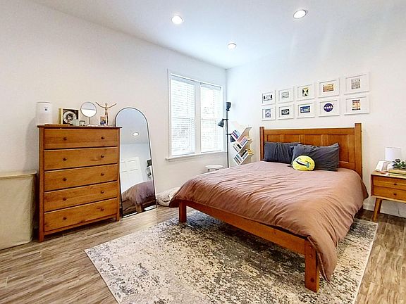 5th image of 1331 W Addison St #1335-3A