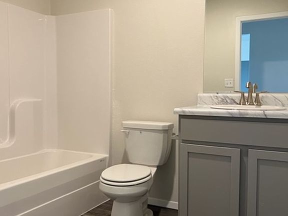 5th image of 811 W Tanner Dr